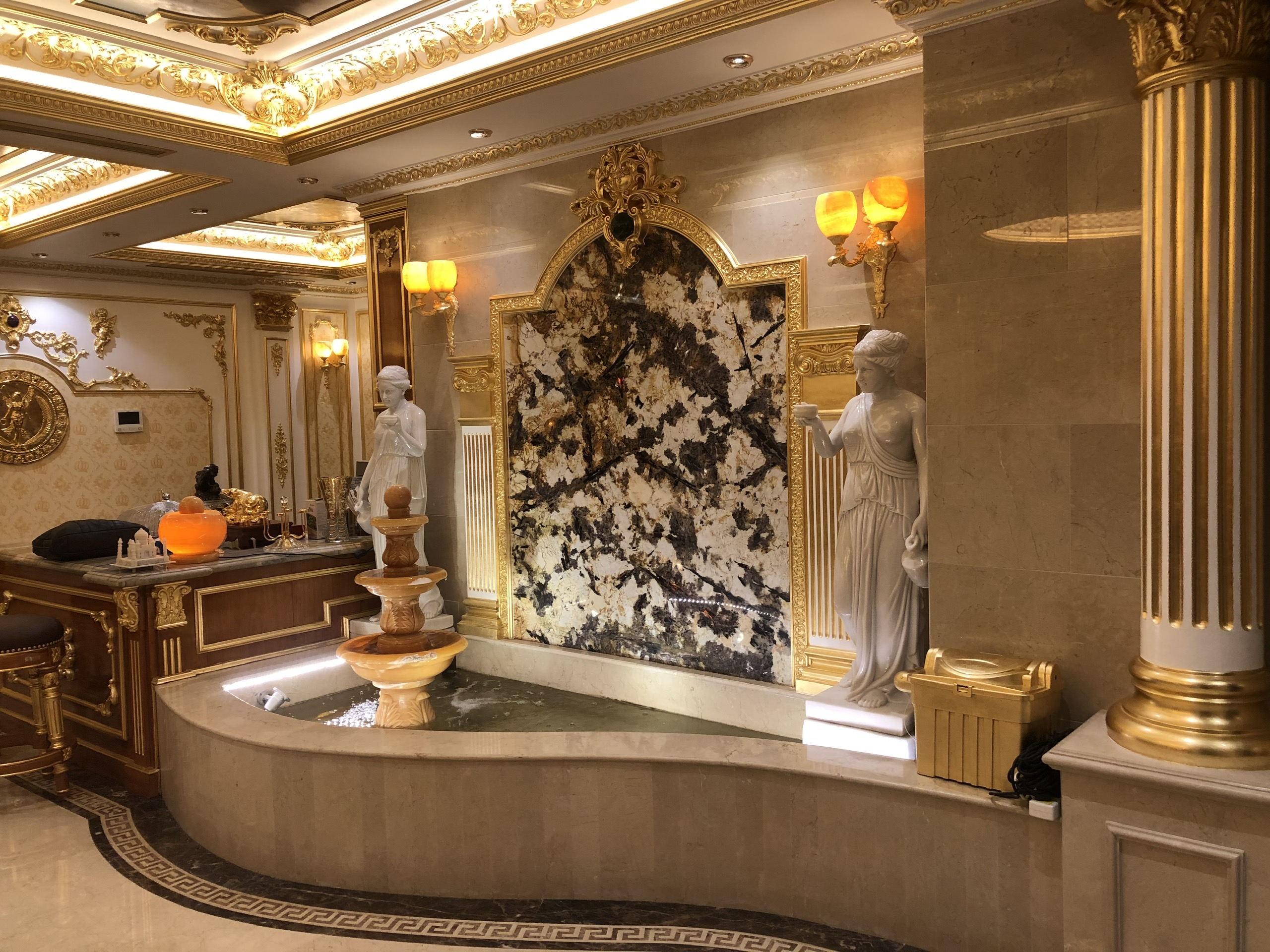 Nhà giàu chuộng làm nội thất bằng đá tự nhiên nhập khẩu