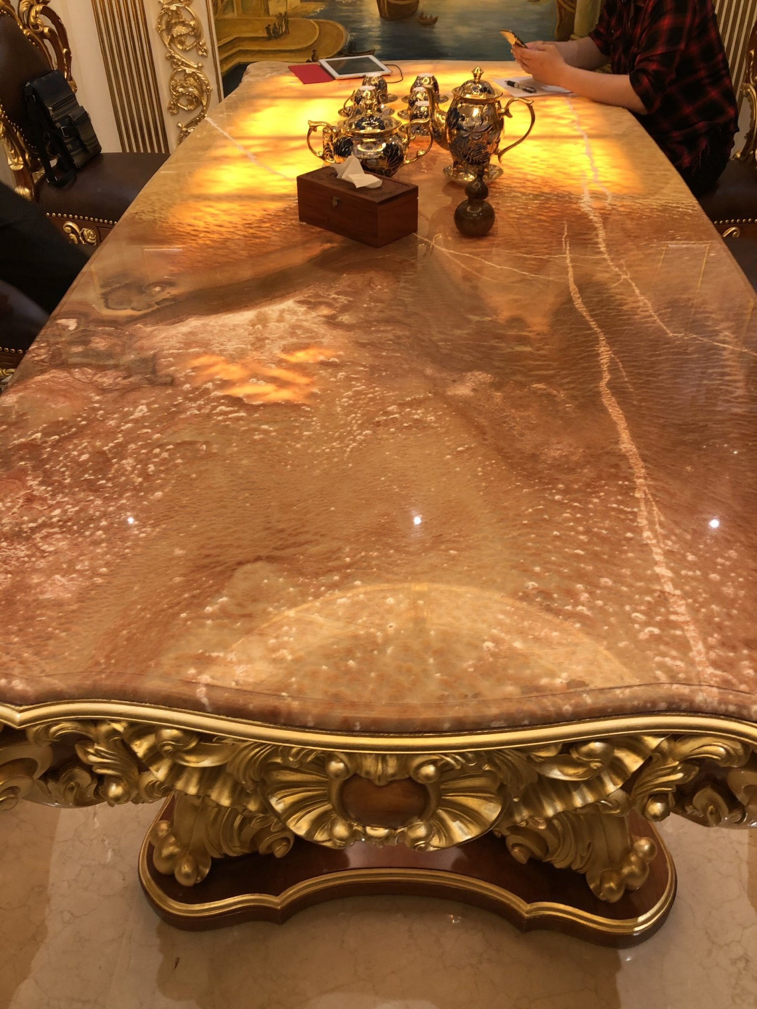 Nhà giàu chuộng làm nội thất bằng đá tự nhiên nhập khẩu