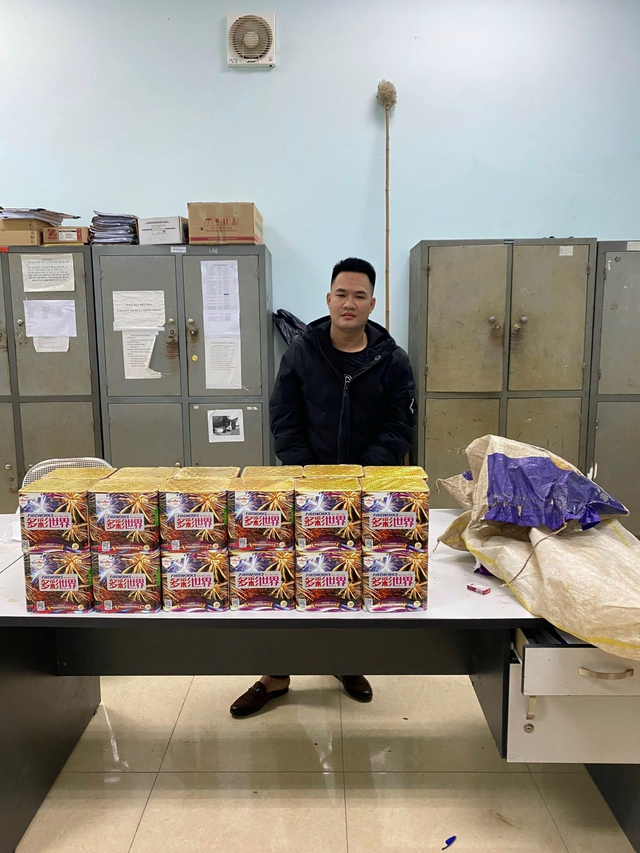 Bắt quả tang đối tượng tàng trữ gần 37 kg pháo nổ