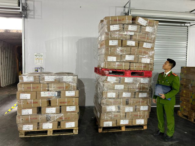 Tiêu hủy hơn 20 tấn thịt bò đông lạnh không rõ nguồn gốc