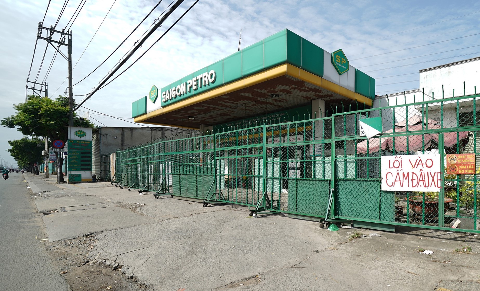 Tổng cục QLTT yêu cầu kiểm tra, chấn chỉnh việc loạt cây xăng ở TP.HCM đóng cửa ngày Tết