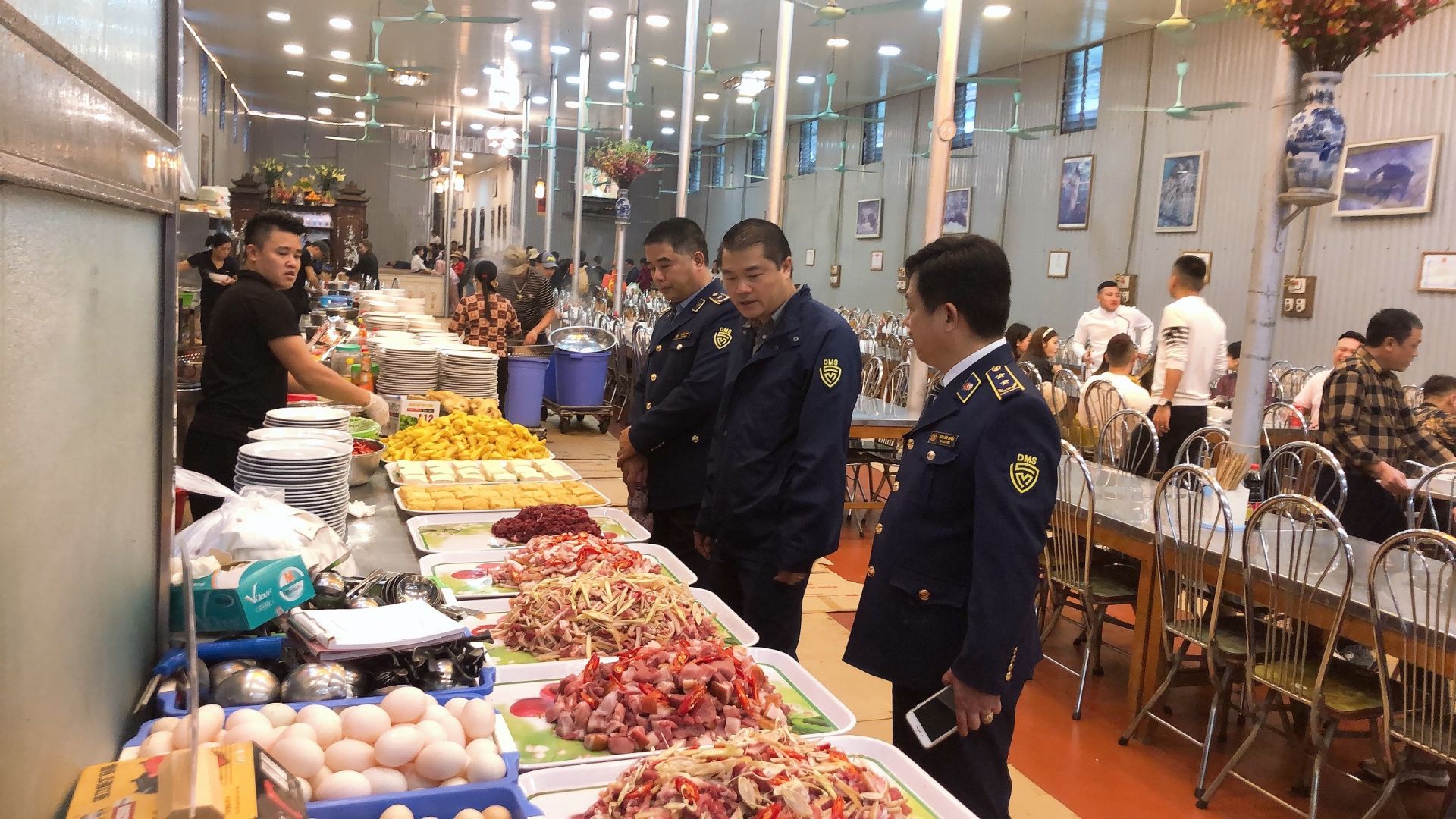 Hà Nội Kiểm tra, giám sát an toàn thực phẩm tại lễ hội chùa Hương