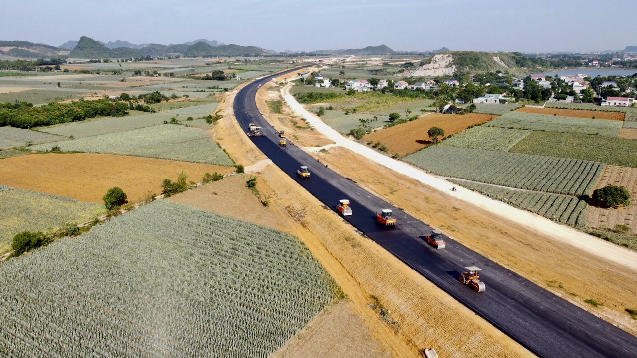 Thi công cao tốc Mai Sơn-QL45 Điều chuyển một nhà thầu có năng lực tài chính hạn chế