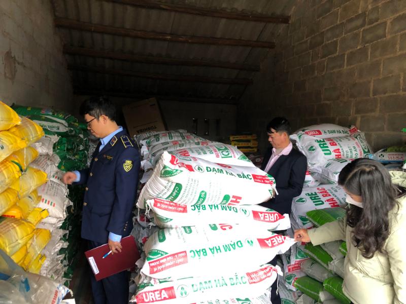 Xử lý 2 cơ sở kinh doanh giống cây trồng, thuốc bảo vệ thực vật không đủ điều kiện