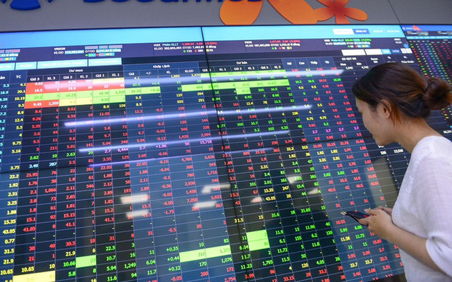 Chứng khoán ngày 282 Sắc xanh hồi phục le lói, VN Index nhích nhẹ lên hơn 3 điểm