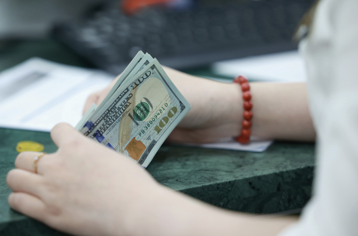 Tỷ giá ngoại tệ hôm nay 23 Đồng USD giảm nhẹ, quanh mốc 104 điểm