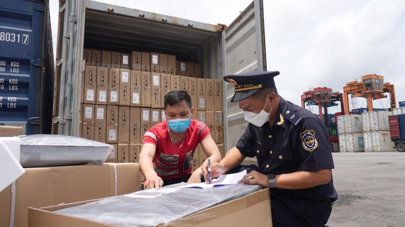 Khoảng 38% doanh nghiệp xuất nhập khẩu gặp khó vì thủ tục hành chính