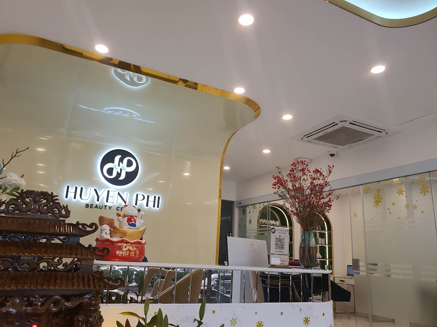  Công ty TNHH Mỹ phẩm Huyền Phi bị xử phạt vì kinh doanh mỹ phẩm có thành phần chất cấm