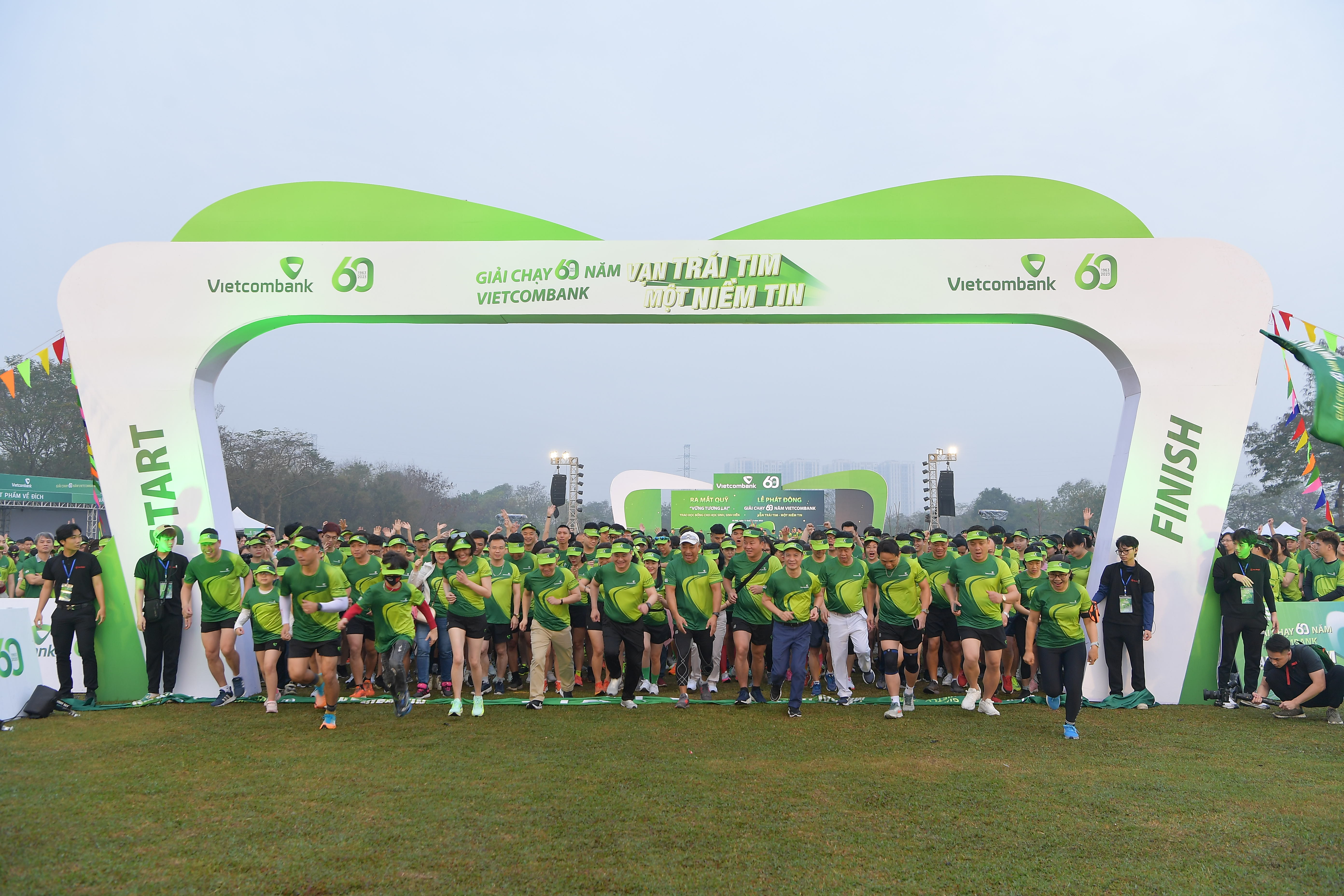 Giải chạy “Vạn trái tim - Một niềm tin” nhân Kỷ niệm 60 thành lập Vietcombank mang giá trị nhân văn cao đẹp