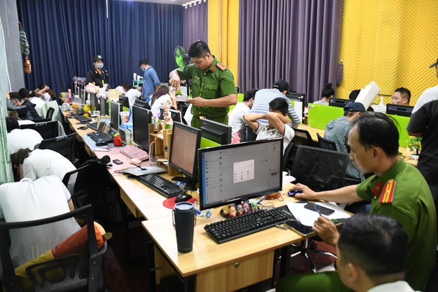 Làm rõ nhóm đòi nợ thuê cho ngân hàng OCB và Mirae Asset, Shinhan Việt Nam, Mcredit để hưởng lợi