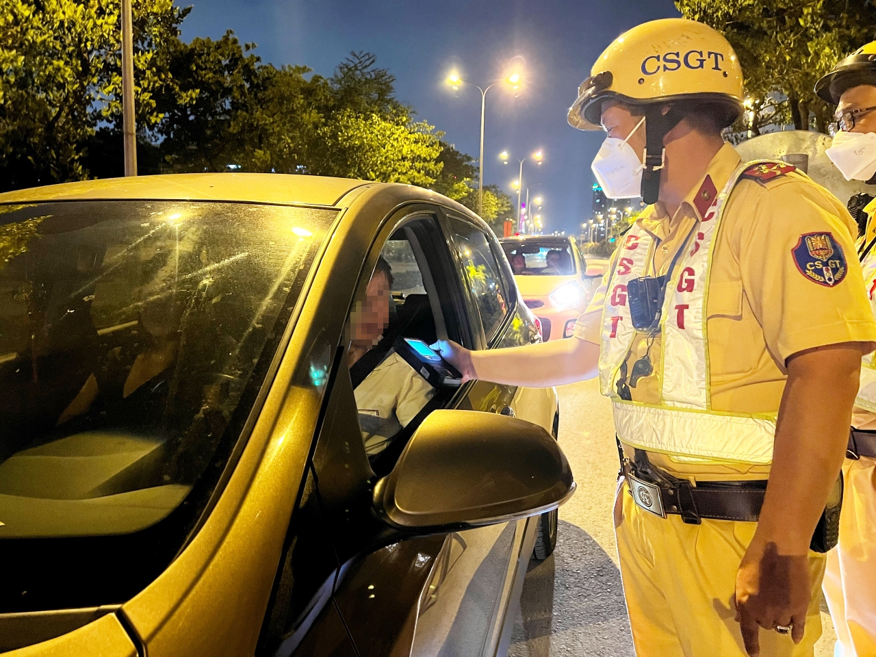 Người dân có được sử dụng máy đo nồng độ cồn không rõ nguồn gốc để đối chứng kết quả