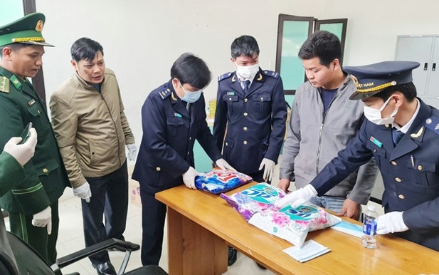 Tổng cục Hải quan thu NSNN từ hoạt động XNK tháng 3 đạt 33.476 tỷ đồng