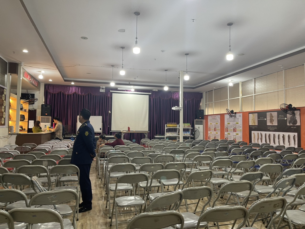 Bắt giữ lô hàng kém chất lượng bán dưới hình thức Hội thảo cho người cao tuổi