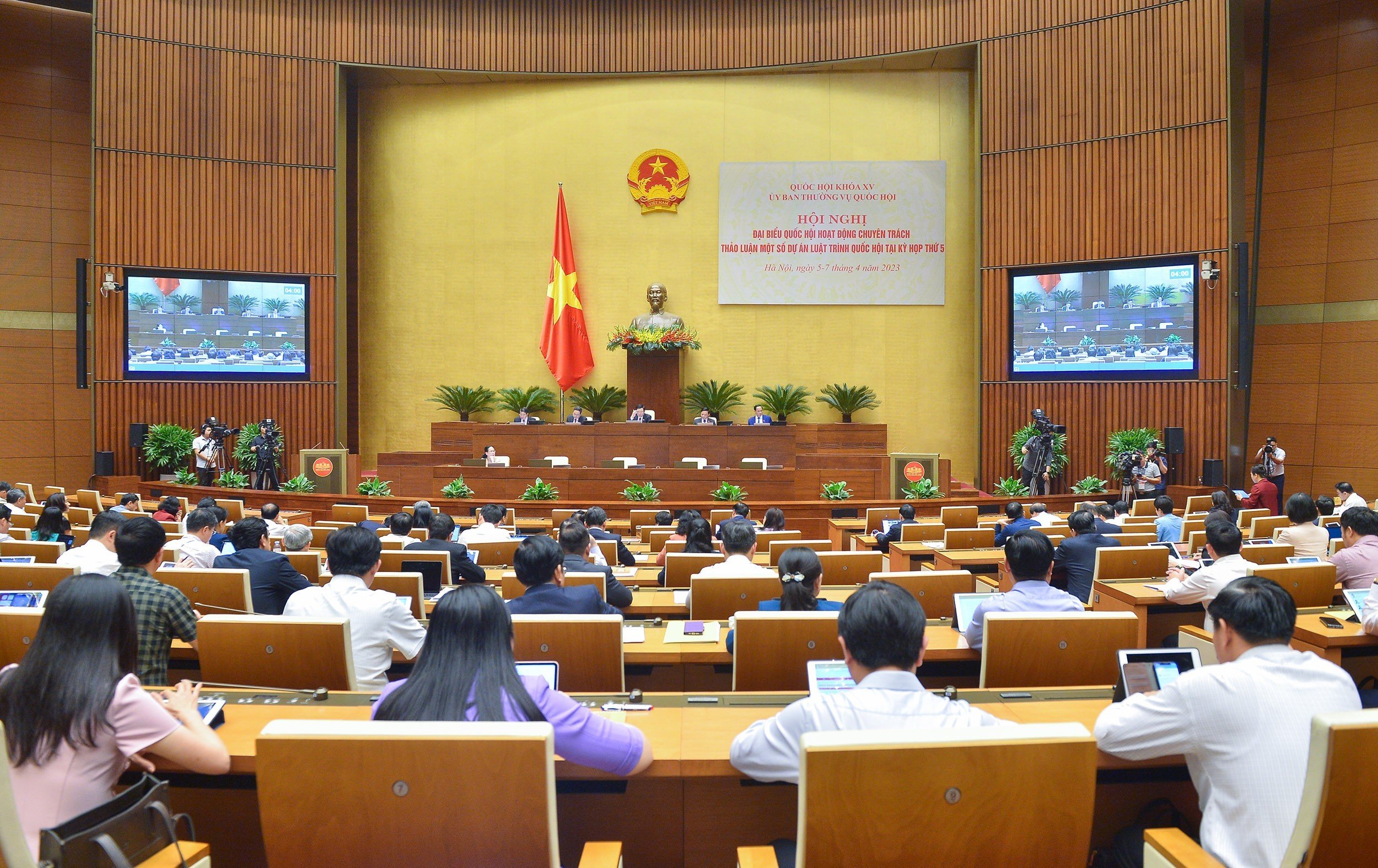 ĐBQH đề nghị xử lý nghiêm việc mua bán trái phép thông tin của người tiêu dùng