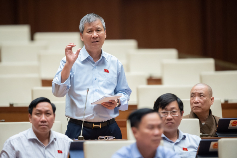 ĐBQH Nguyễn Anh Trí Việc đấu thầu tập trung thuốc, thiết bị y tế số lượng lớn là rất cồng kềnh