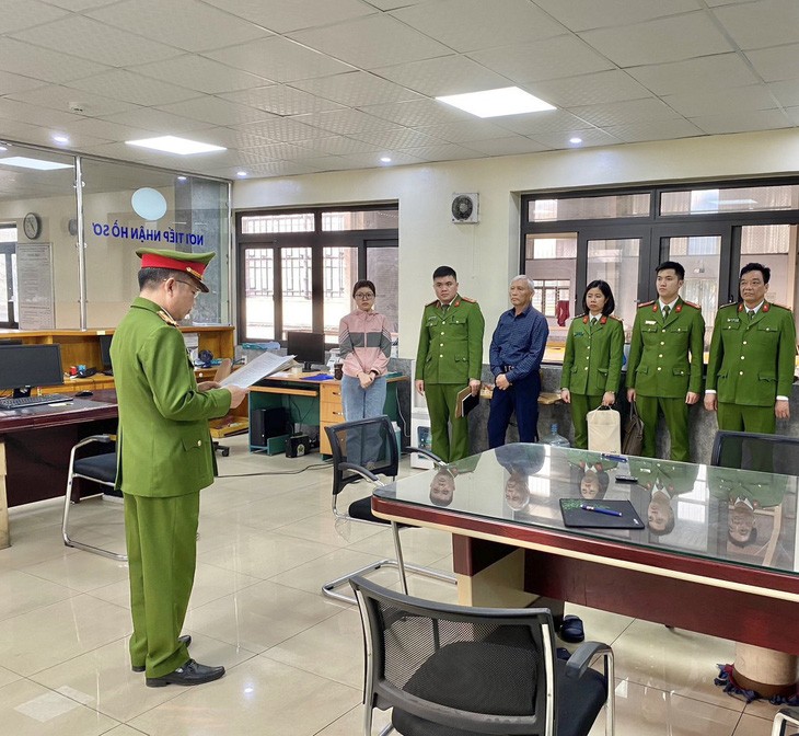 Tạm giữ 2 đăng kiểm viên Chi cục đăng kiểm Hải Hưng