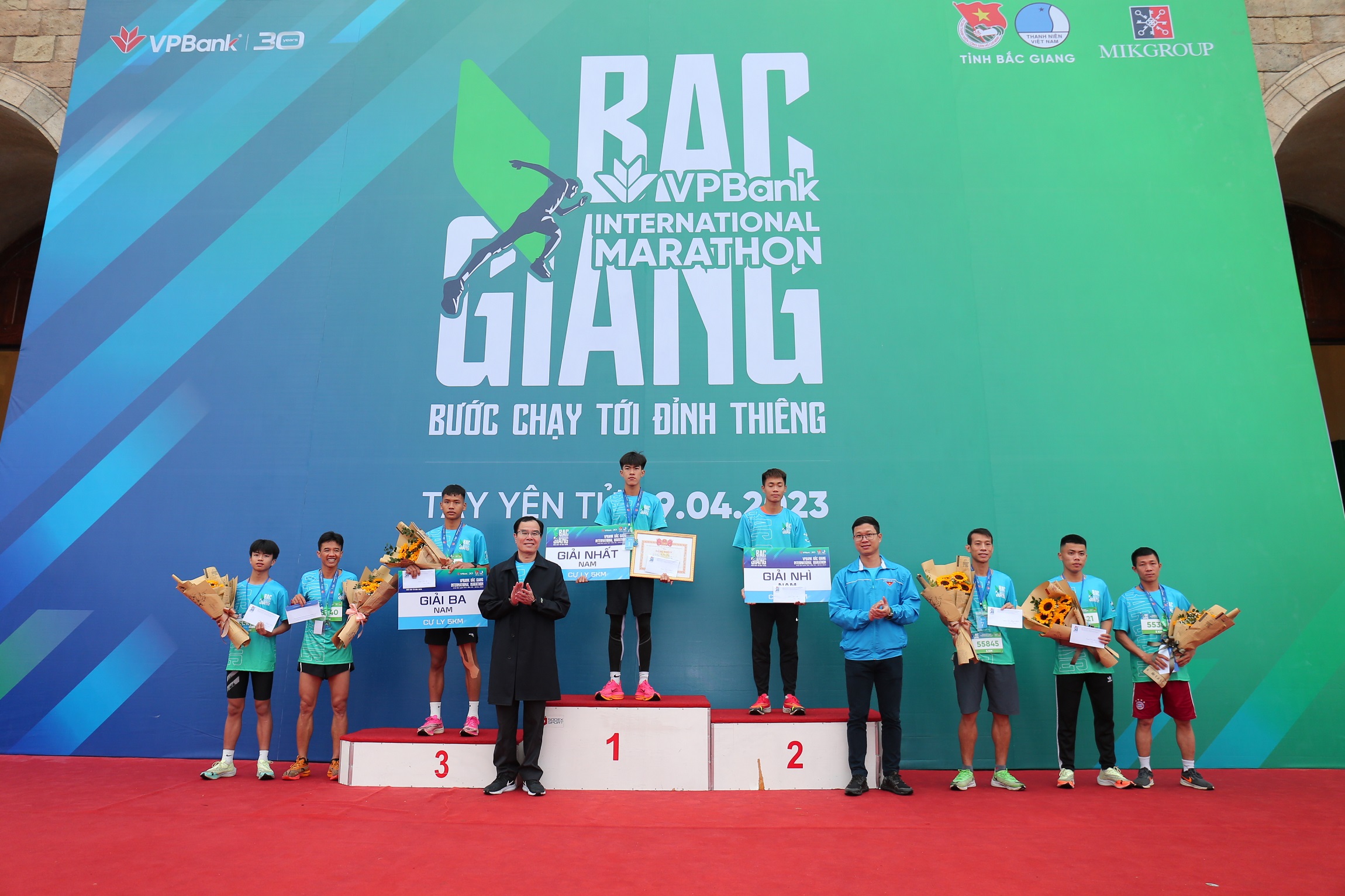 VPBank Bac Giang International Marathon 2023 Hơn 2.000 VĐV tham gia đóng góp gây Quỹ từ thiện xã hội