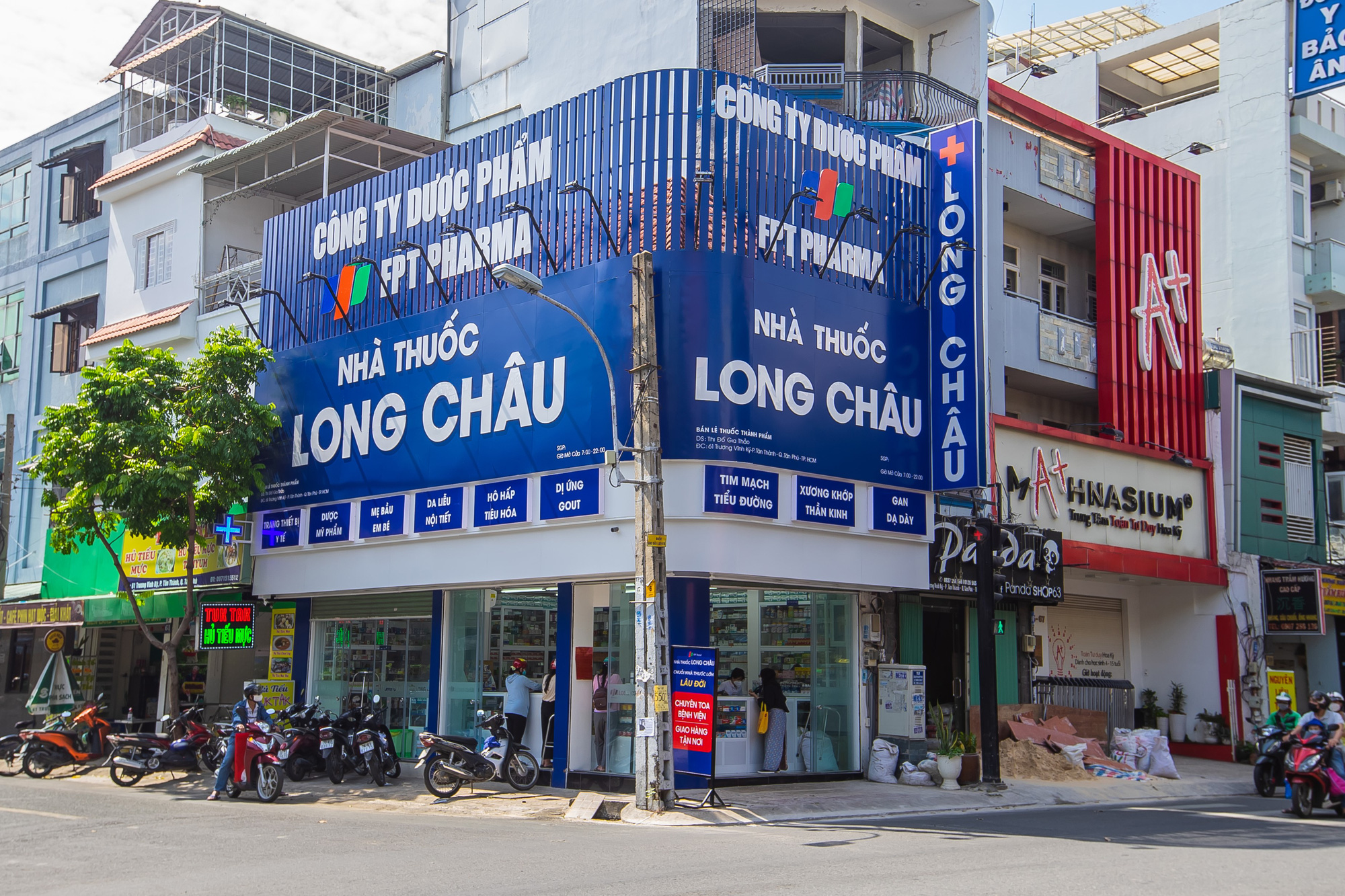 Mở thêm 100 cửa hàng thuốc Long Châu trong quý 12023, mục tiêu 6 tháng phải có lãi