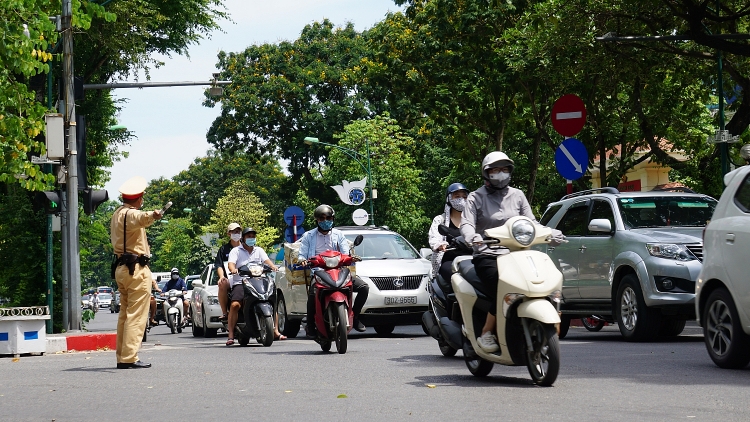 Hà Nội lập 57 chốt, phân luồng chống ùn tắc dịp nghỉ lễ 304