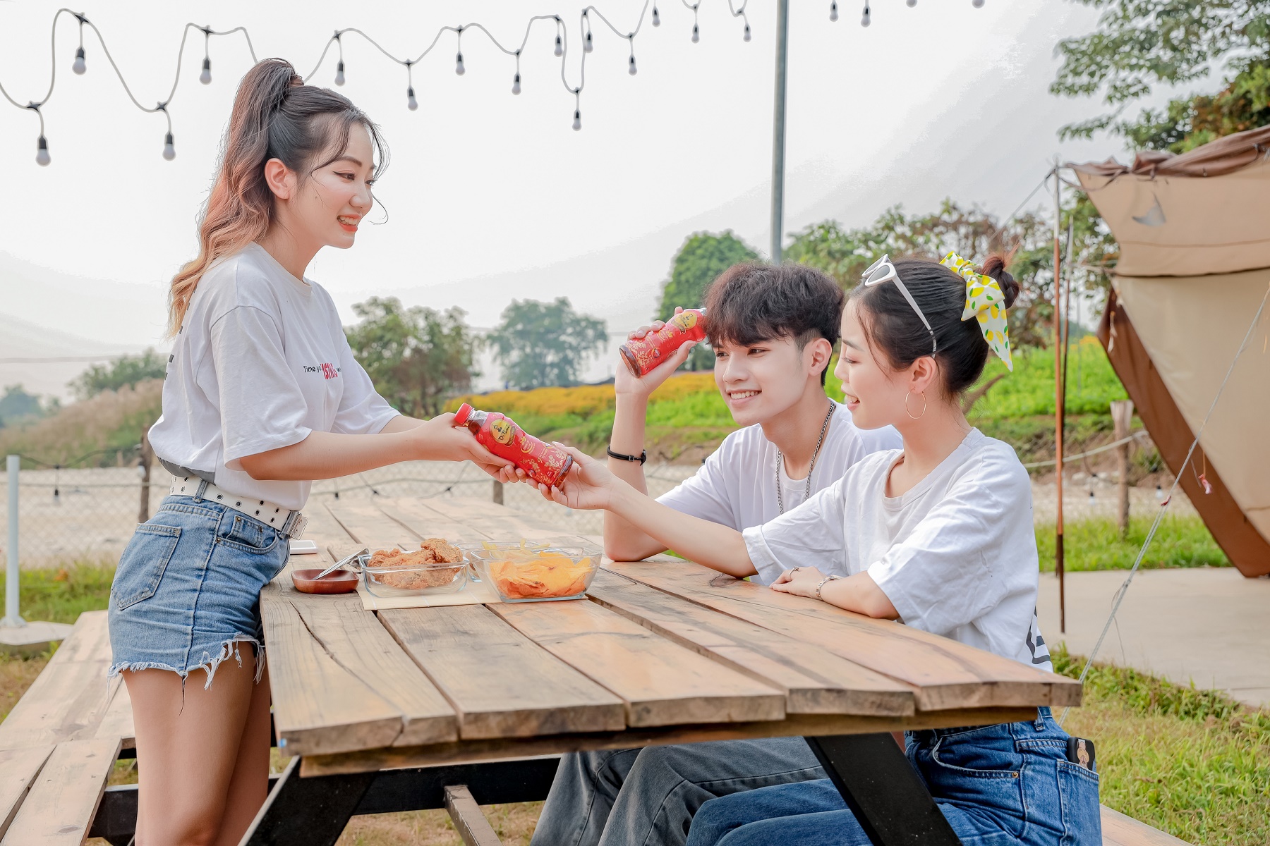 “Combo” bất ly thân giúp người trẻ tươi mát đón hè