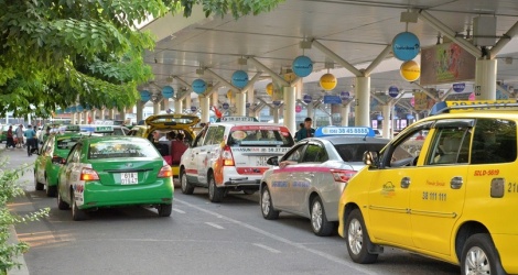 Cục Hàng không lên tiếng việc khách đi taxi sân bay Tân Sơn Nhất “gánh thêm phí”