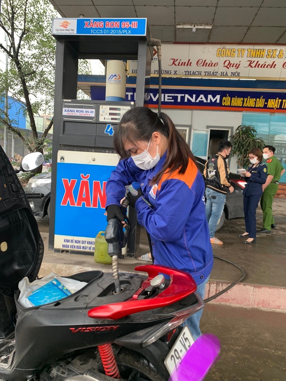 Chuyển một vụ việc kinh doanh xăng dầu có dấu hiệu lừa dối người tiêu dùng sang Công an