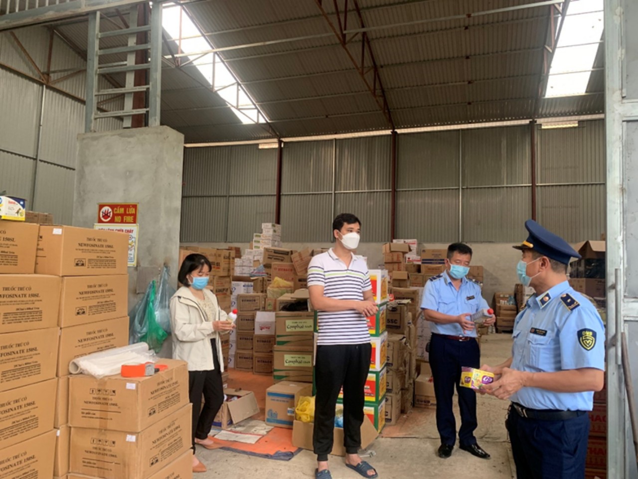 Phú Thọ thu giữ trên 1.300 sản phẩm thuốc bảo vệ thực vật hết hạn sử dụng