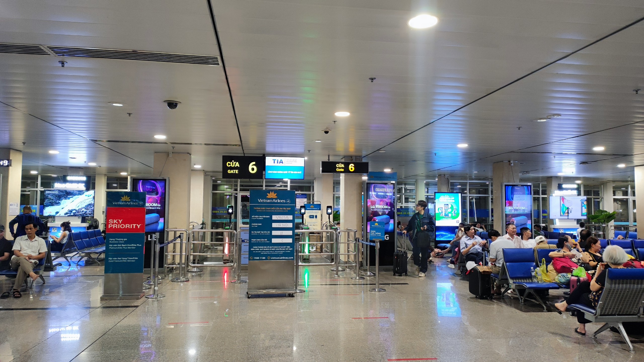 Hàng không triển khai thực hiện sử dụng thông tin, giấy tờ tích hợp trên ứng dụng VNeID 