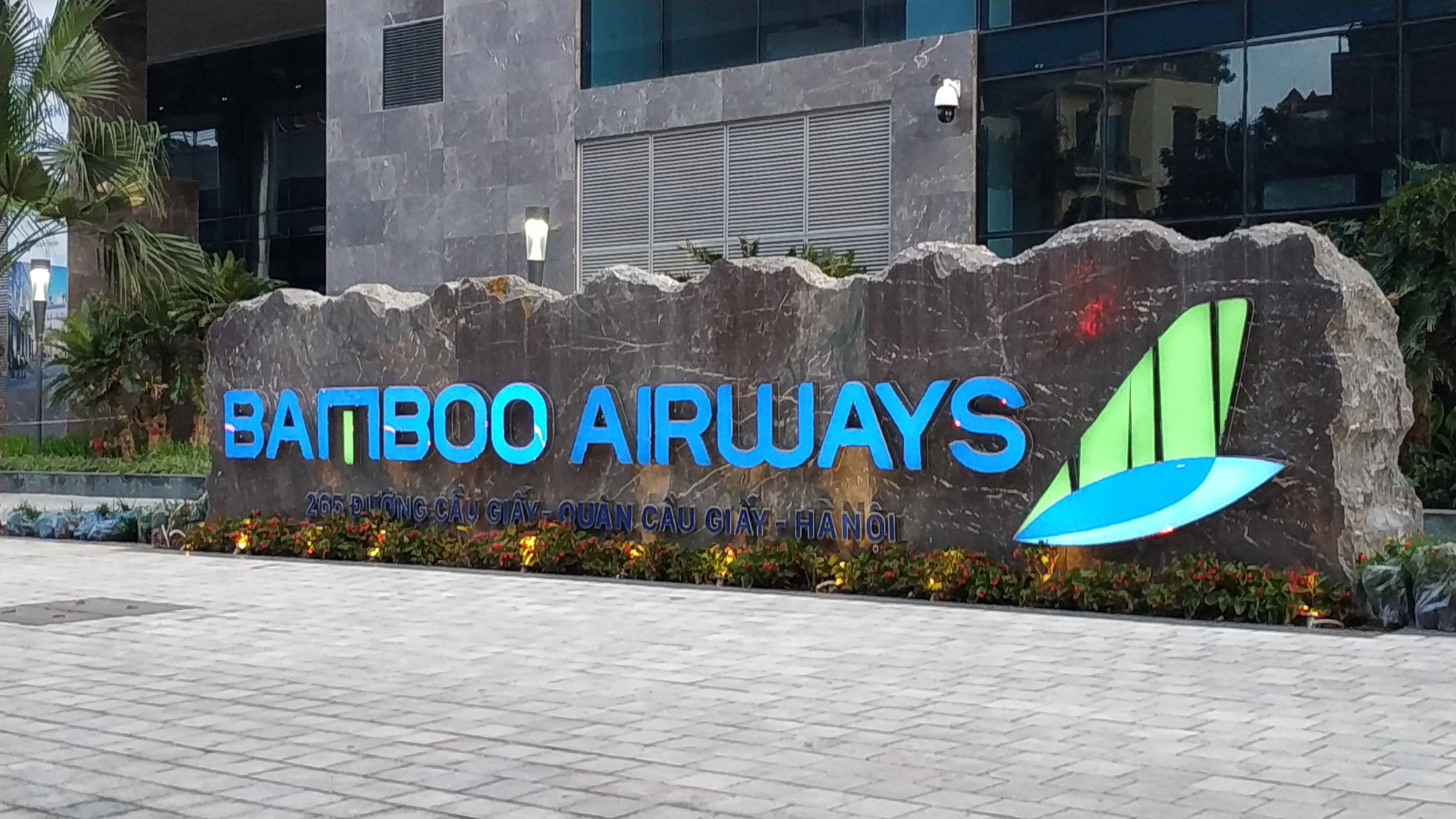 NCB muốn bán 203 triệu cổ phần Bamboo Airways