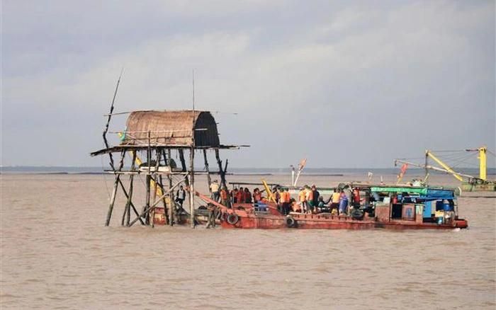 Hải Phòng Cưỡng chế 18 hộ nuôi ngao trái phép, xem xét kỷ luật các cá nhân tổ chức liên quan