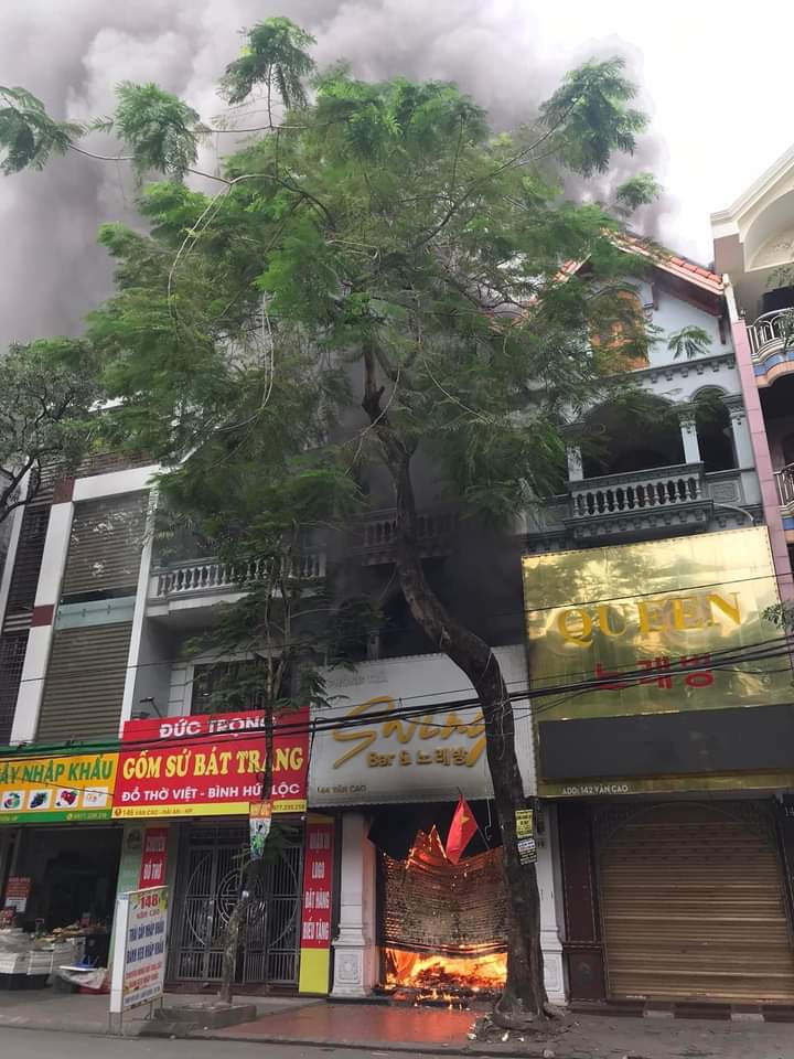 Hải Phòng Cháy quán bar trên phố Văn Cao khiến 3 người thiệt mạng