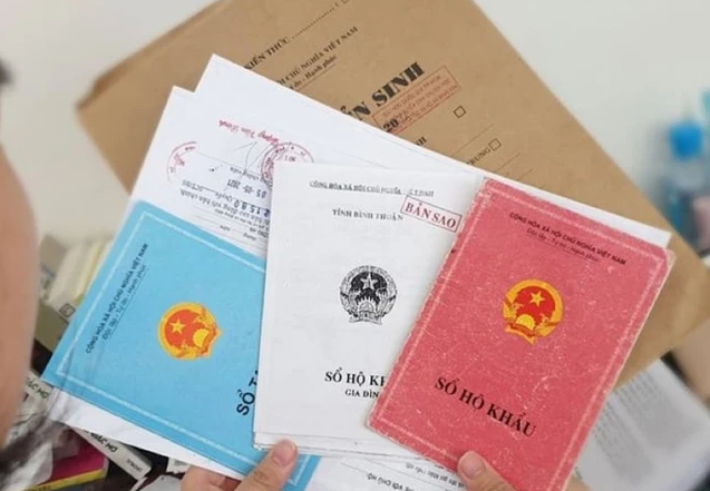 Không yêu cầu sổ hộ khẩu, sổ tạm trú giấy trong quá trình làm thủ tục tuyển sinh