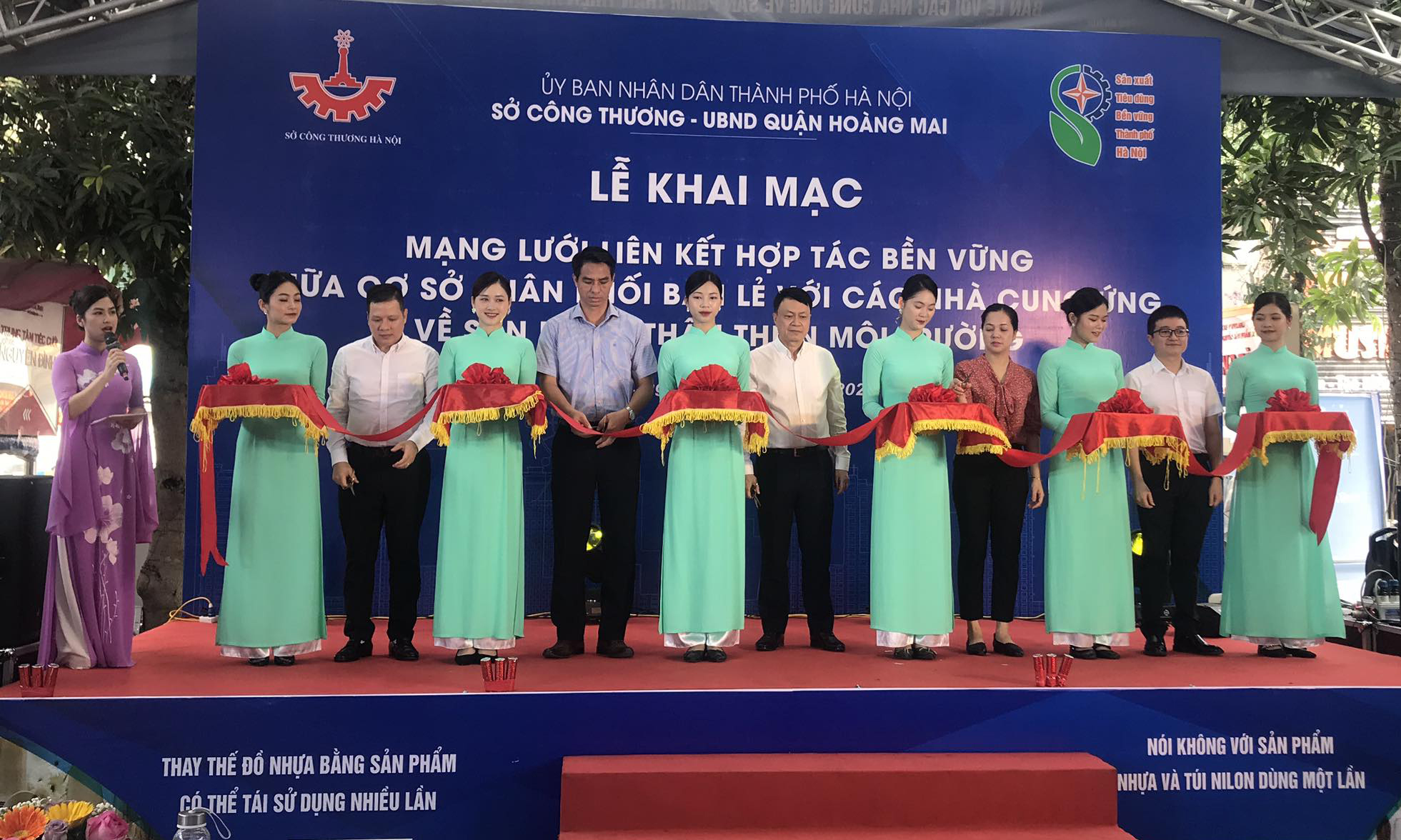 Liên kết mạng lưới phân phối bán lẻ với các nhà cung ứng về sản phẩm thân thiện môi trường