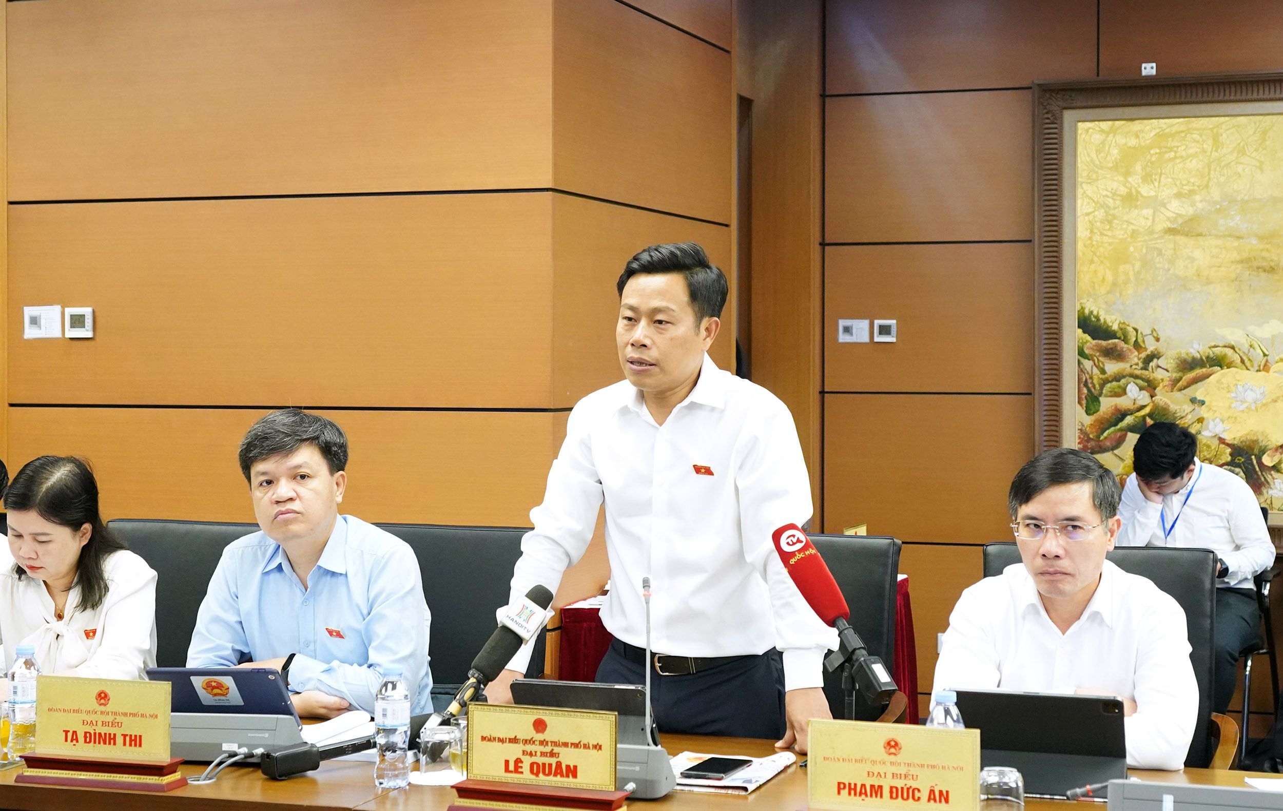 ĐBQH Đề xuất giảm thuế giá trị gia tăng với các mặt hàng và với các hộ, cá nhân kinh doanh