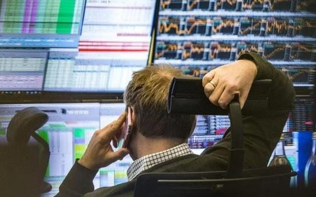 Đà bán ròng của khối ngoại gây áp lực với thị trường chứng khoán