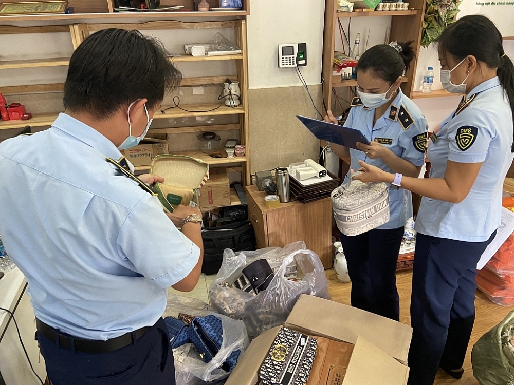 Nâng cao trách nhiệm của các sàn TMĐT để giảm hàng giả, hàng nhái