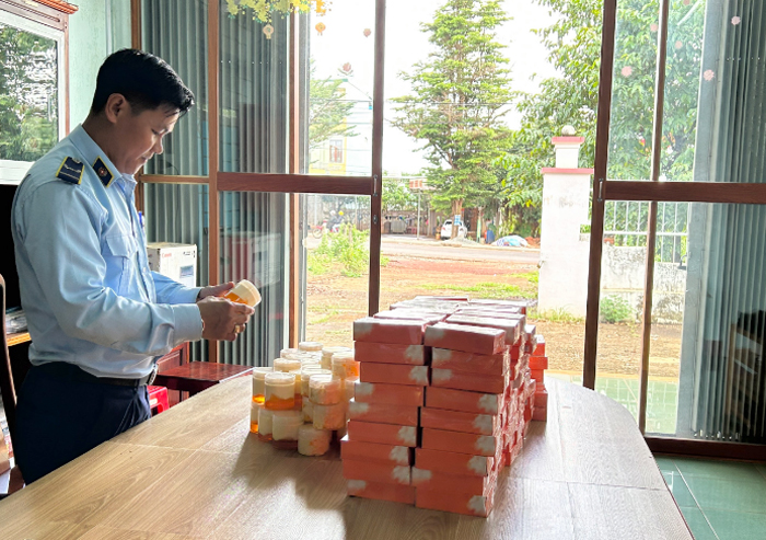 Buôn bán mỹ phẩm không rõ nguồn gốc, một hộ kinh doanh bị xử phạt