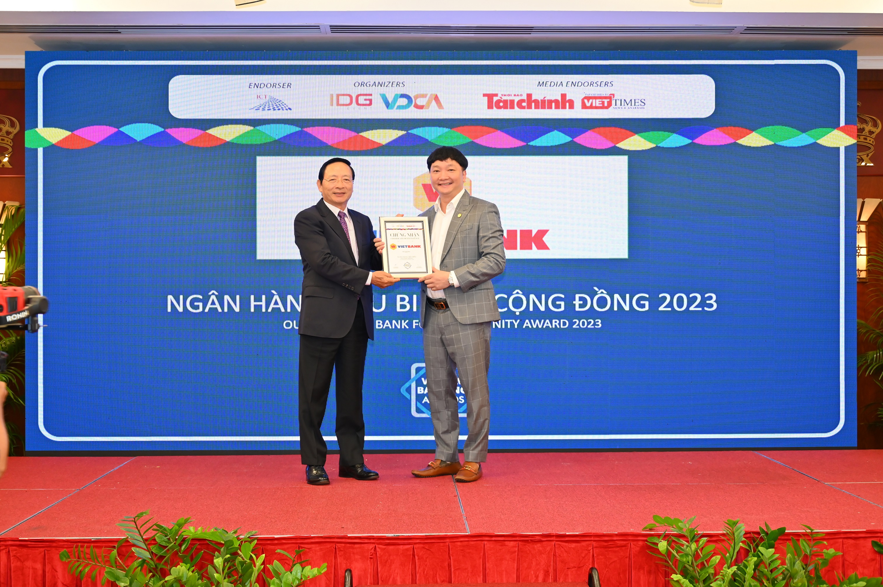 Vietbank nhận giải thưởng Ngân hàng tiêu biểu vì cộng đồng 2022