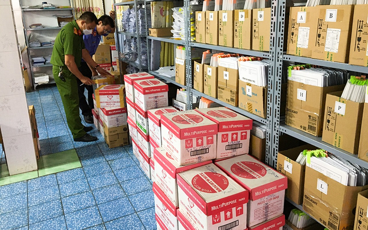 Bắt 2 đối tượng liên quan đến vụ mua bán giấy tờ khám chữa bệnh, trục lợi BHXH