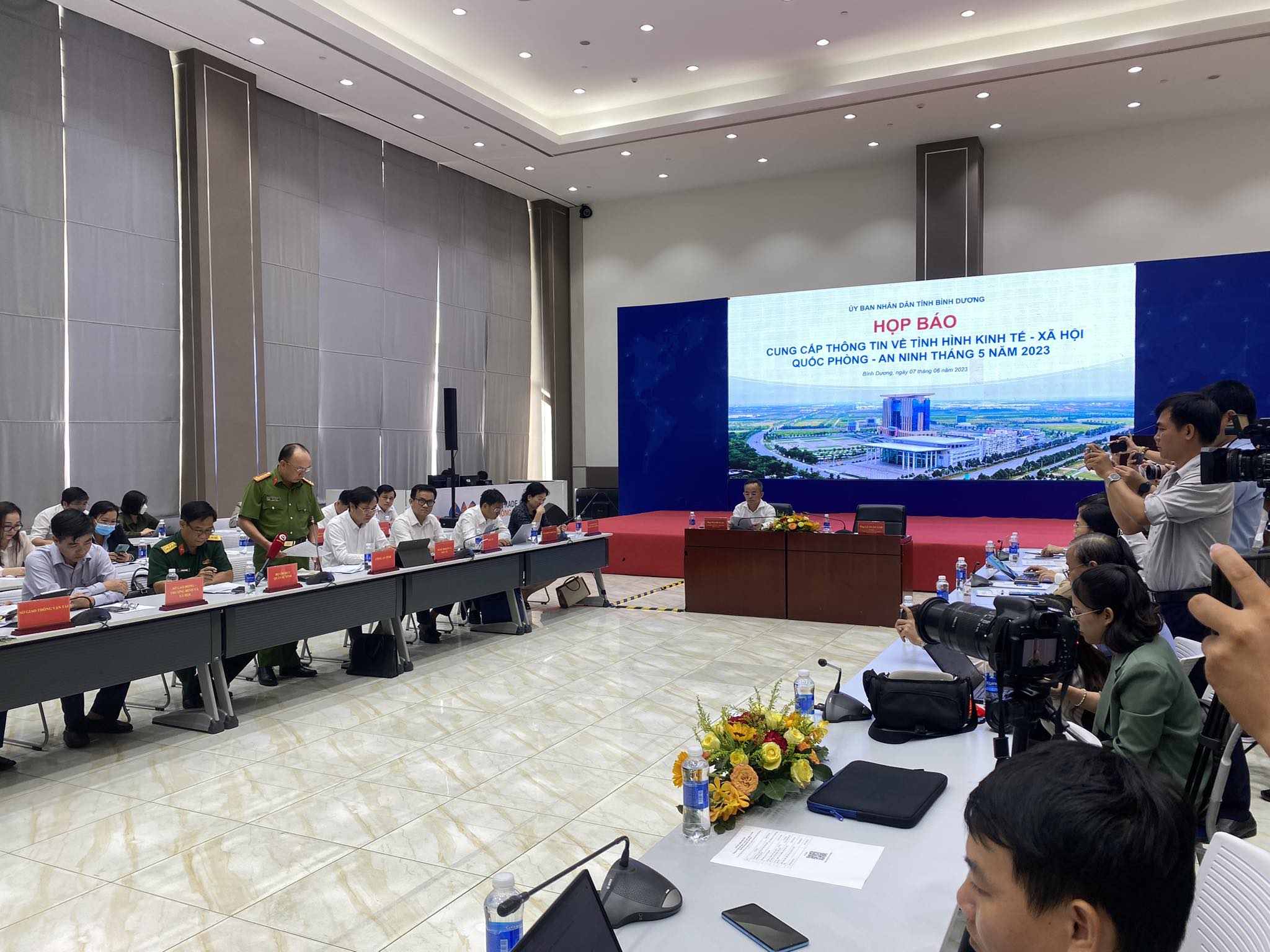 Bình Dương Bán lẻ hàng hóa và doanh thu dịch vụ có tín hiệu khả quan