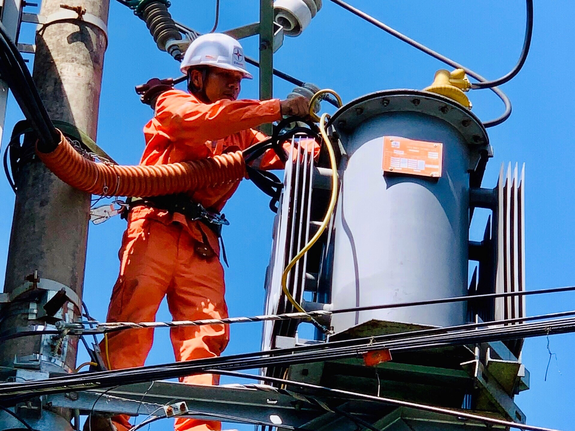 Điện lực Thanh Hóa đảm bảo mục tiêu cấp điện ổn định phục vụ cho kỳ thi vào lớp 10 