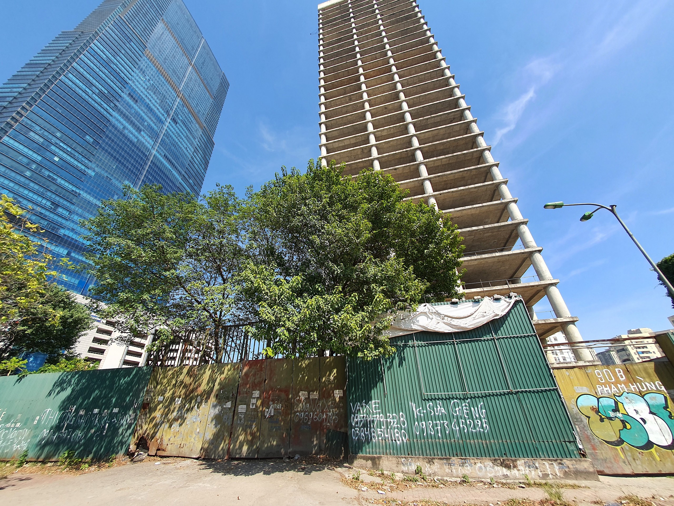 Ba toà tháp triệu đô nằm trên đất vàng giữa thủ đô giờ ra sao