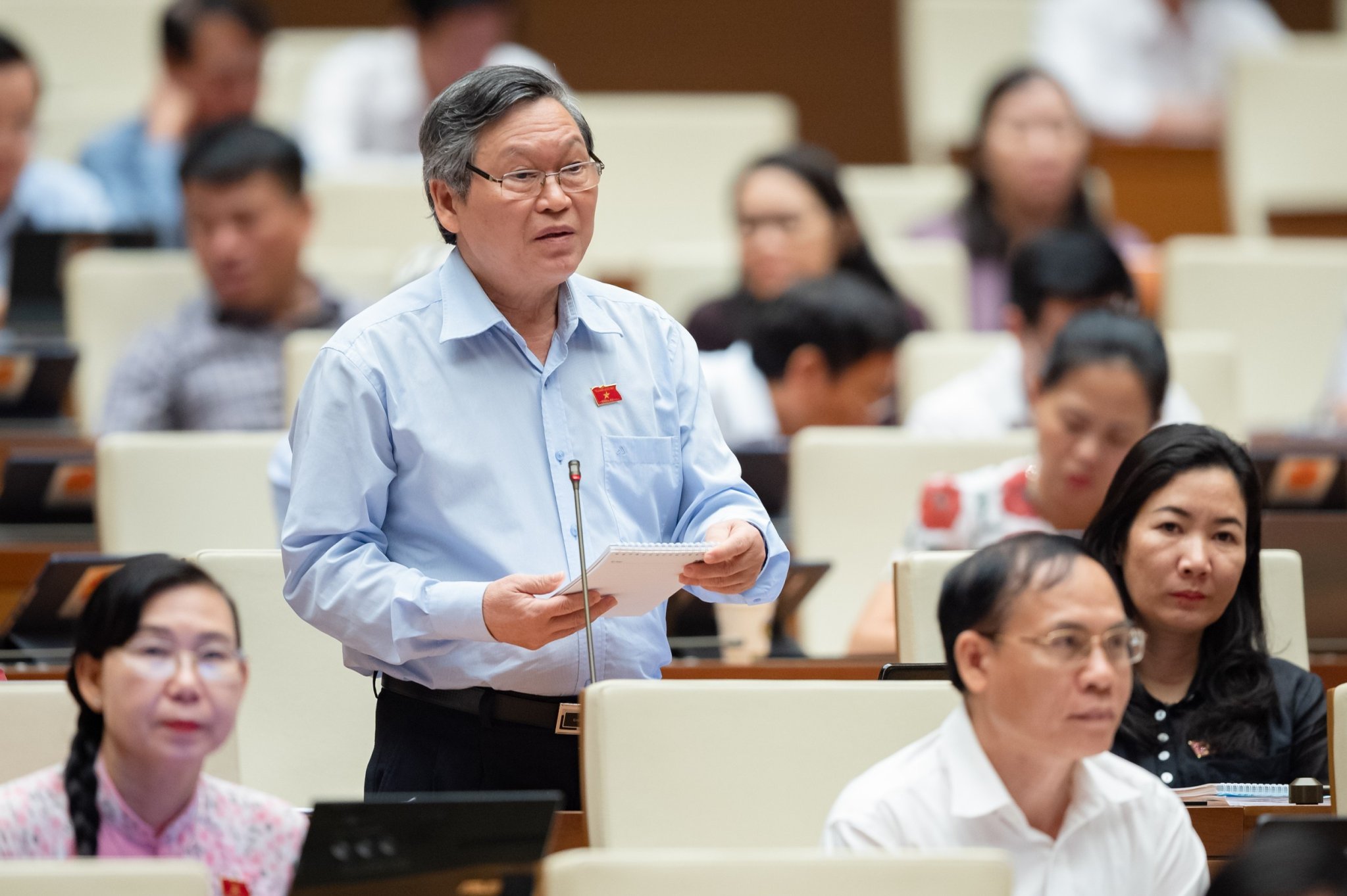 Đại biểu Quốc hội Chỉ đền bù người dân mất đất nông nghiệp bằng nhà ở là chưa đủ