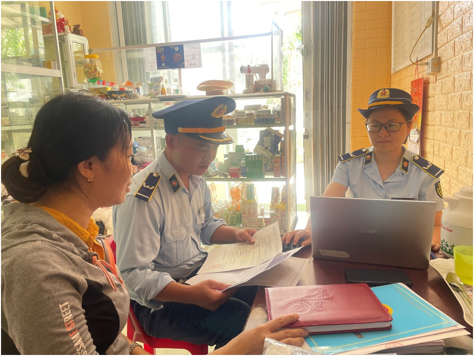 Hà Nam Xử phạt 7 cơ sở kinh doanh tân dược không niêm yết công khai chứng chỉ hành nghề