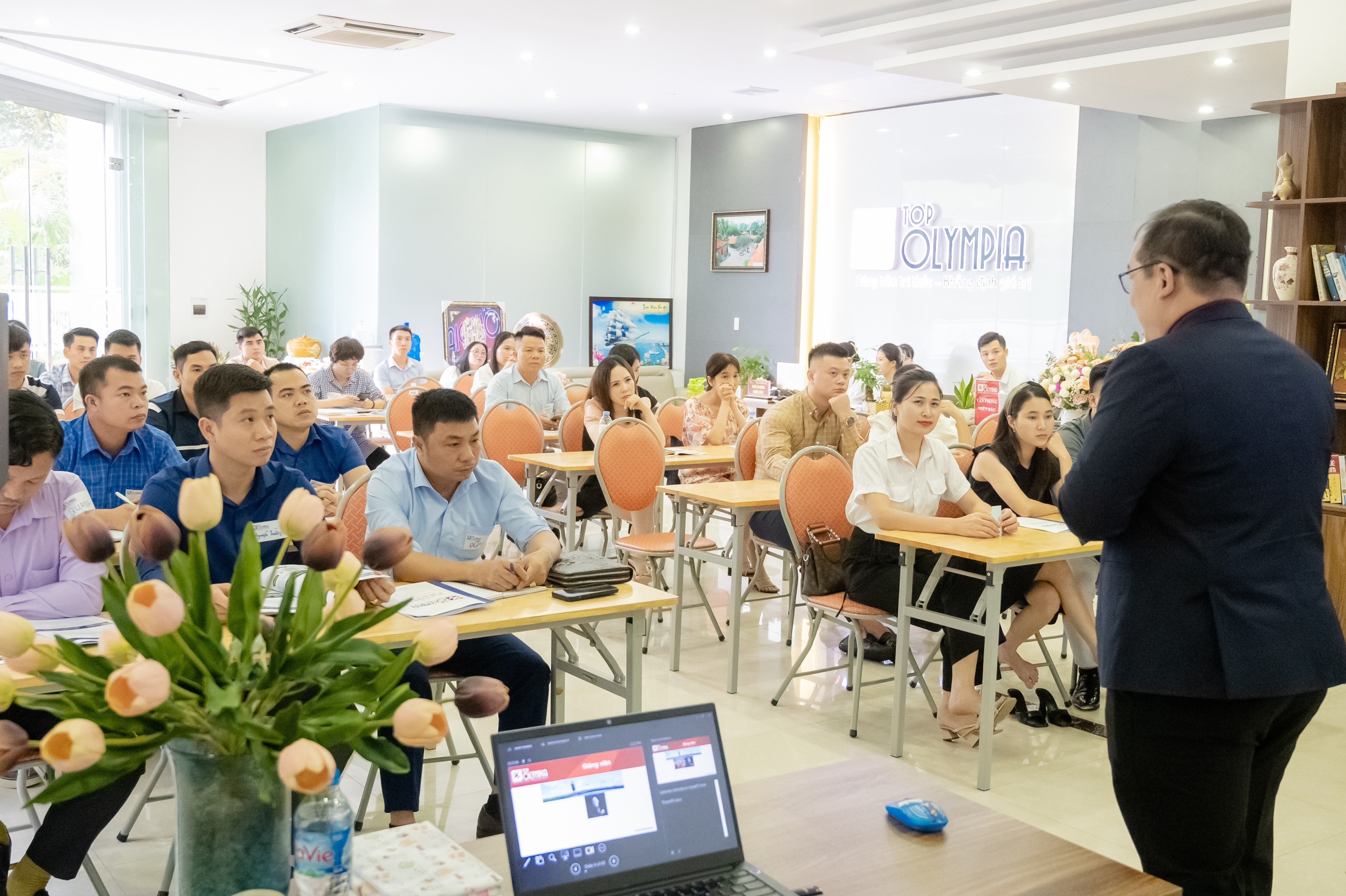 Chương trình đào tạo Giám đốc điều hành Nâng tầm tri thức, khẳng định giá trị CEO Việt  