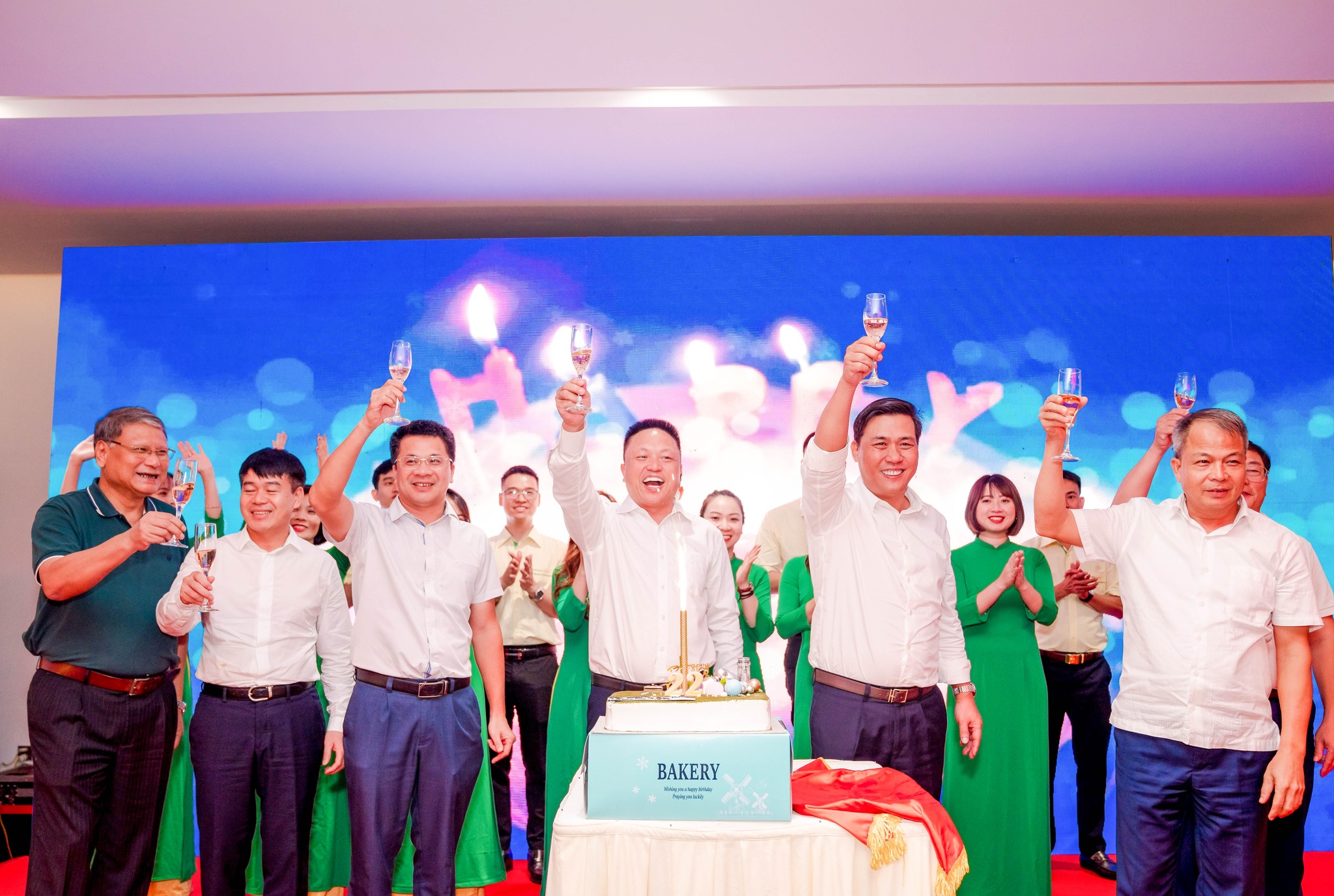 Phục Hưng Holdings 22 năm một chặng đường