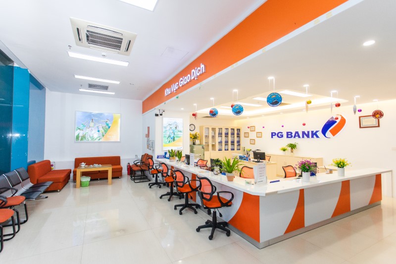 Người thân Phó Tổng Giám đốc PG Bank tiếp tục đăng ký bán hết cổ phiếu