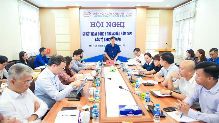 Các ngân hàng đồng thuận giảm lãi suất 1,5 - 2 điểm%