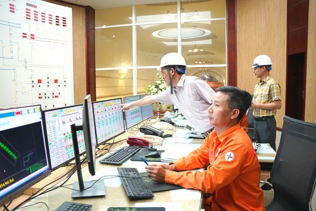 Lãnh đạo EVN vào tầm ngắm lộ dấu hiệu trốn thuế khi bán cổ phần