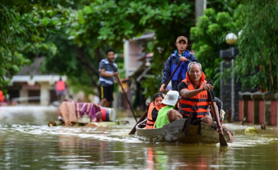 Bộ Y tế chỉ đạo đảm bảo nước sạch, quản lý chất thải y tế mùa bão lũ
